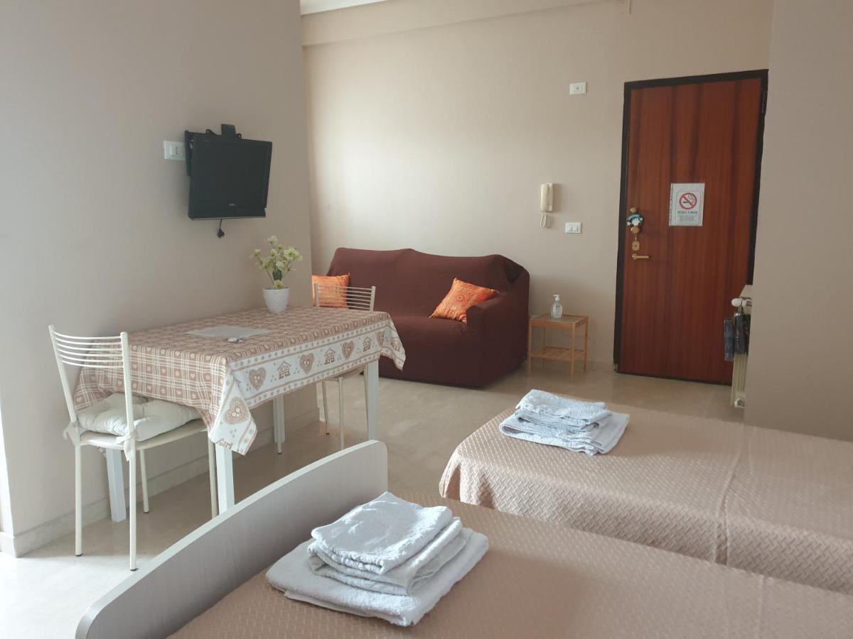 Casa Inn-centro Aeroporto di Catania Fontana Rossa Esterno foto
