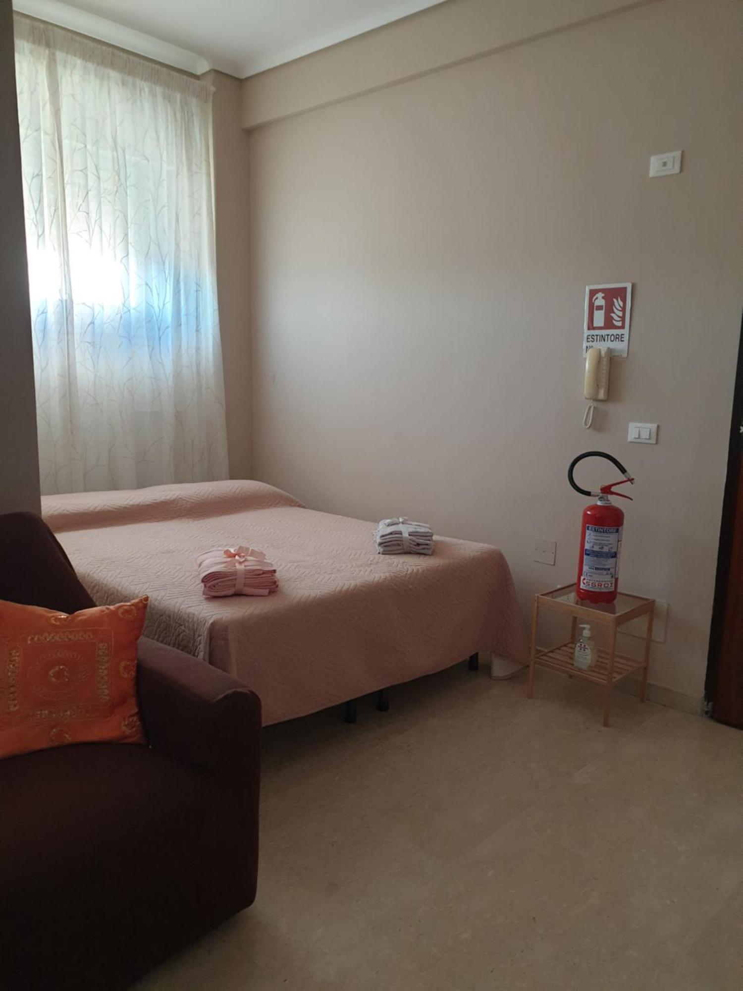 Casa Inn-centro Aeroporto di Catania Fontana Rossa Esterno foto
